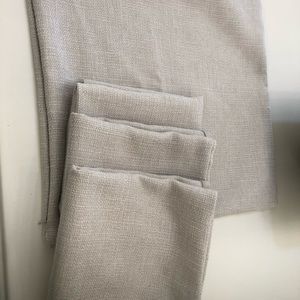 Pillow covers (4) ivory 20 x 20 like NEW